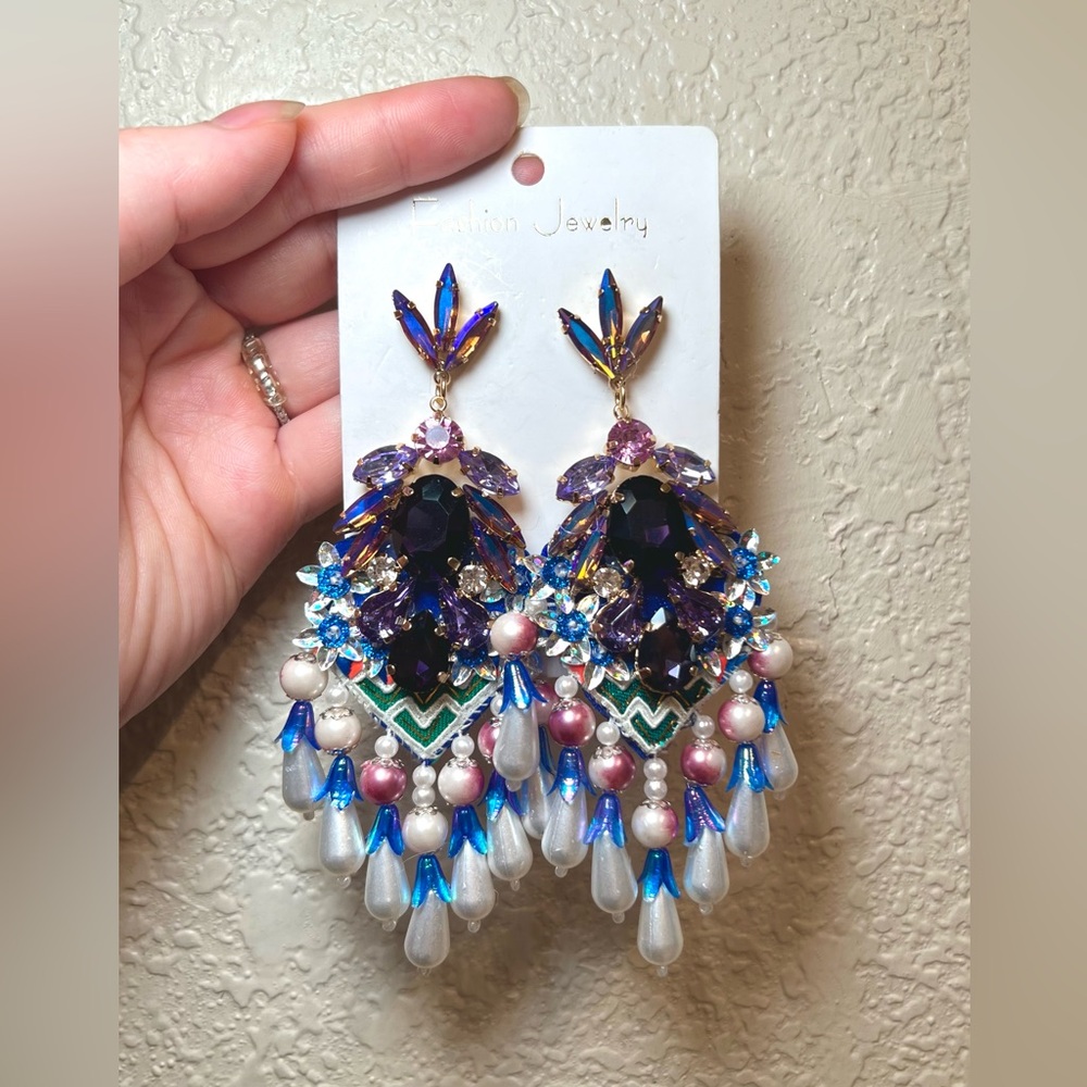 Beautiful Hmong PNM earrings!